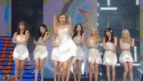 少女时代gee现场版视频,少女时代燃情舞台，青春活力再现