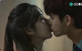 苹果吻戏视频,甜蜜瞬间，浪漫满溢